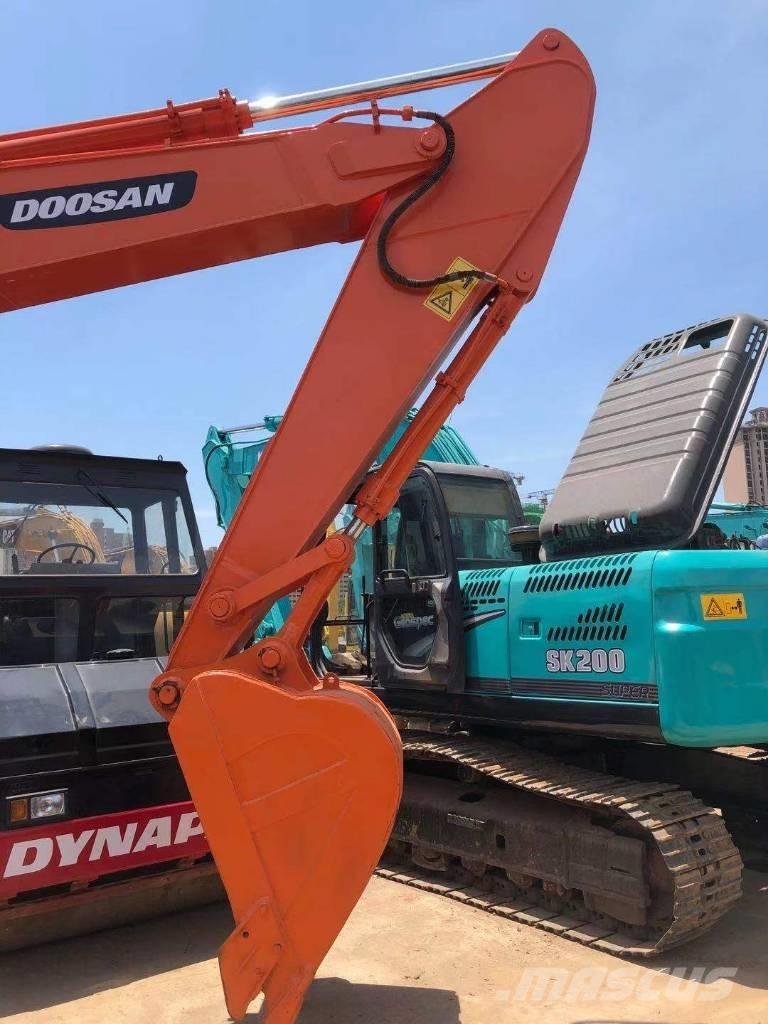 Doosan DH 220 LC-7 大型油圧ショベル12t以上（パワーショベル・ユンボ）