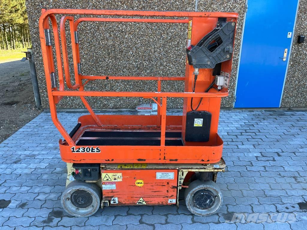 JLG 1230 ES 垂直昇降型リフト