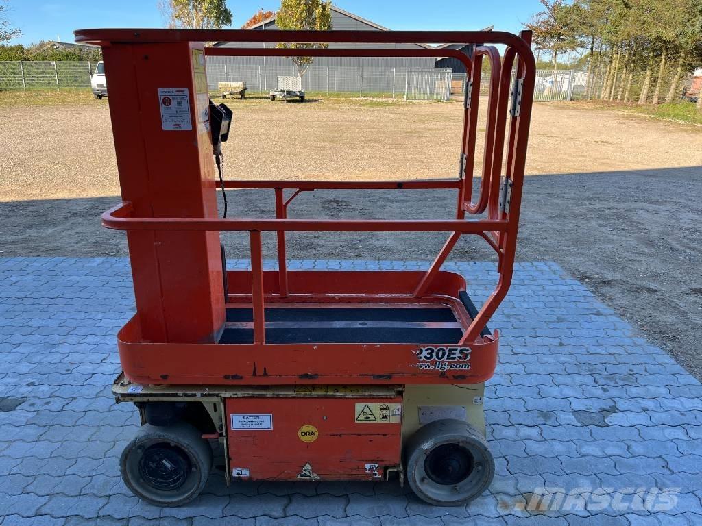 JLG 1230 ES 垂直昇降型リフト