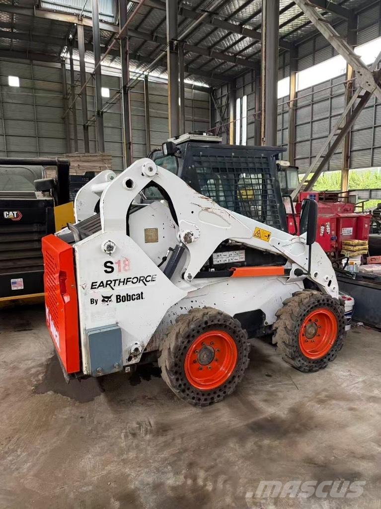 Bobcat S 18 スキッドステアローダー