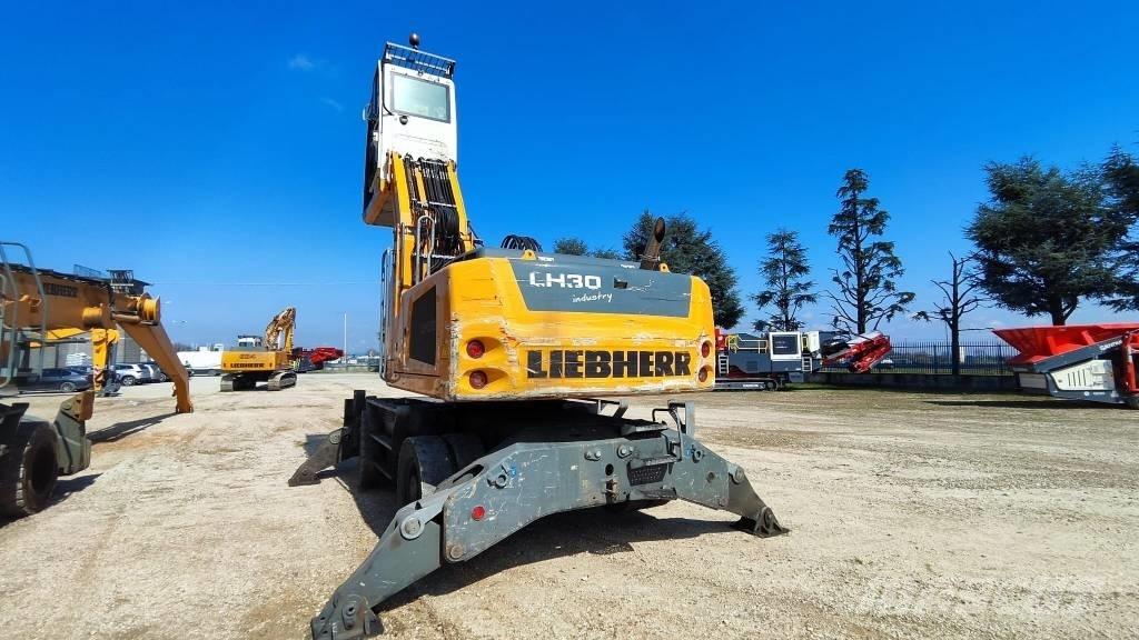 Liebherr LH 30 M 廃棄物／工業産廃処理機