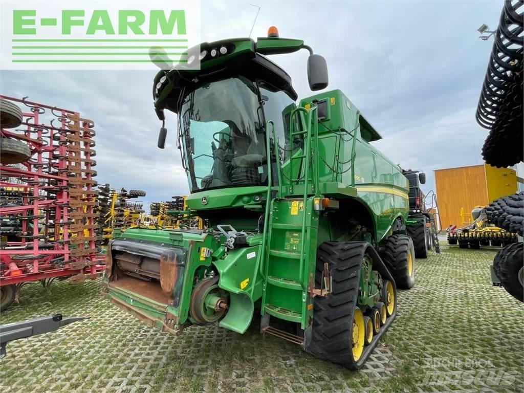 John Deere S690i コンバイン