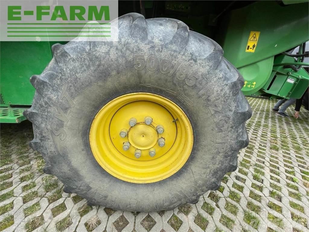 John Deere S690i コンバイン