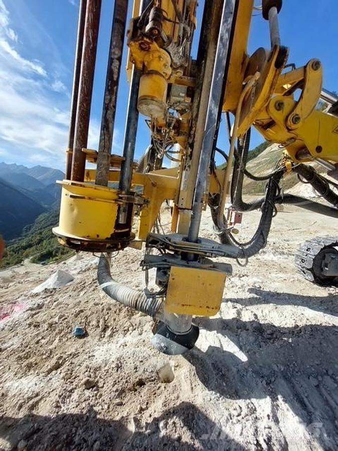 Atlas Copco Roc F6 サーフェイスドリルリグ