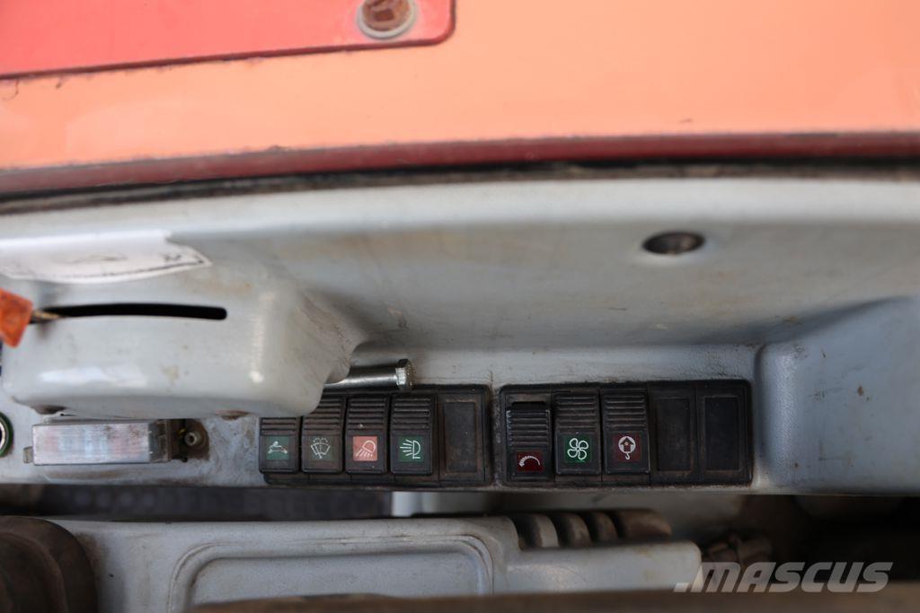 Neuson 8003 RD 大型油圧ショベル12t以上（パワーショベル・ユンボ）