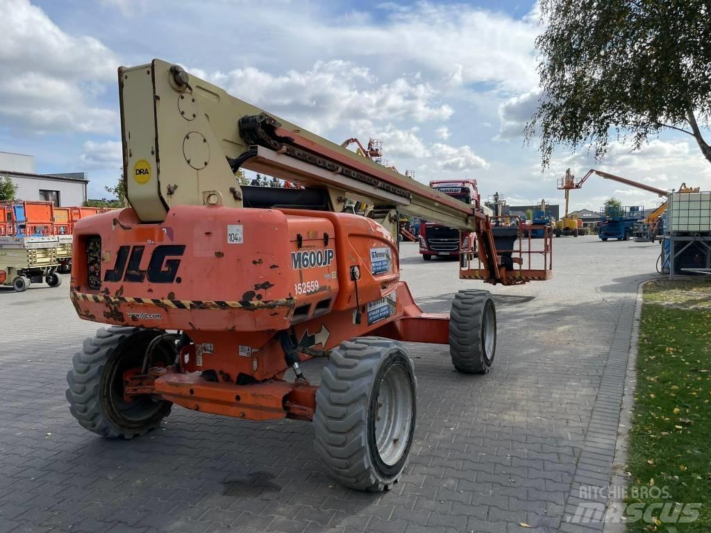 JLG M 600 JP ブームリフト　屈伸型