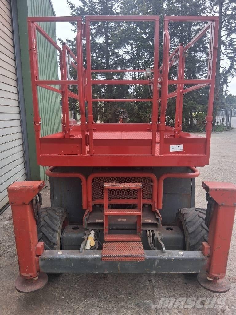 SkyJack SJ 6826 RT シザースリフト