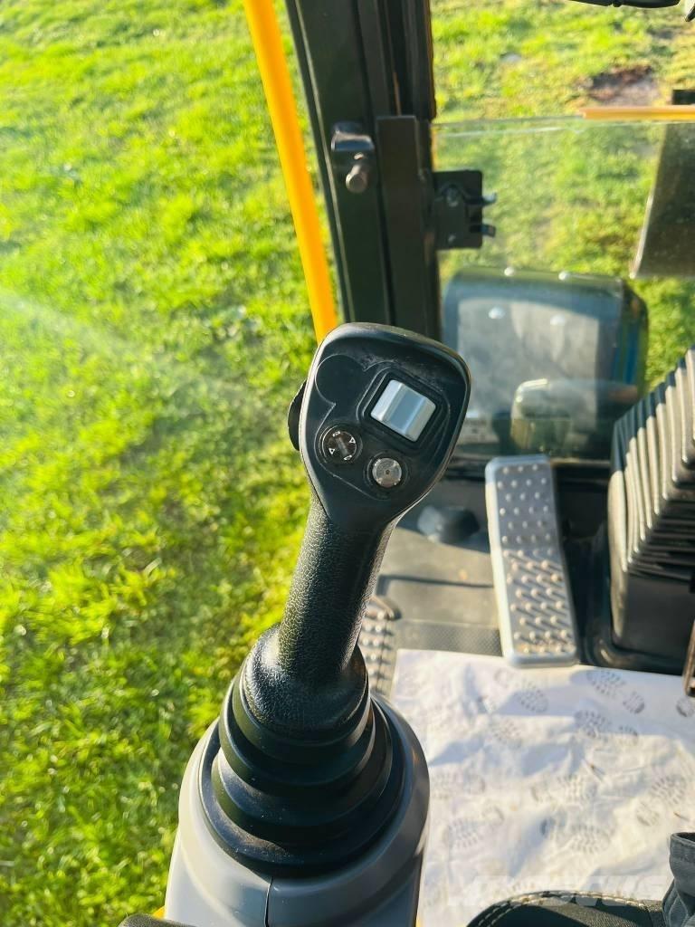 JCB 110 W Hydradig ホイール式油圧ショベル（パワーショベル・ユンボ・バックホー）
