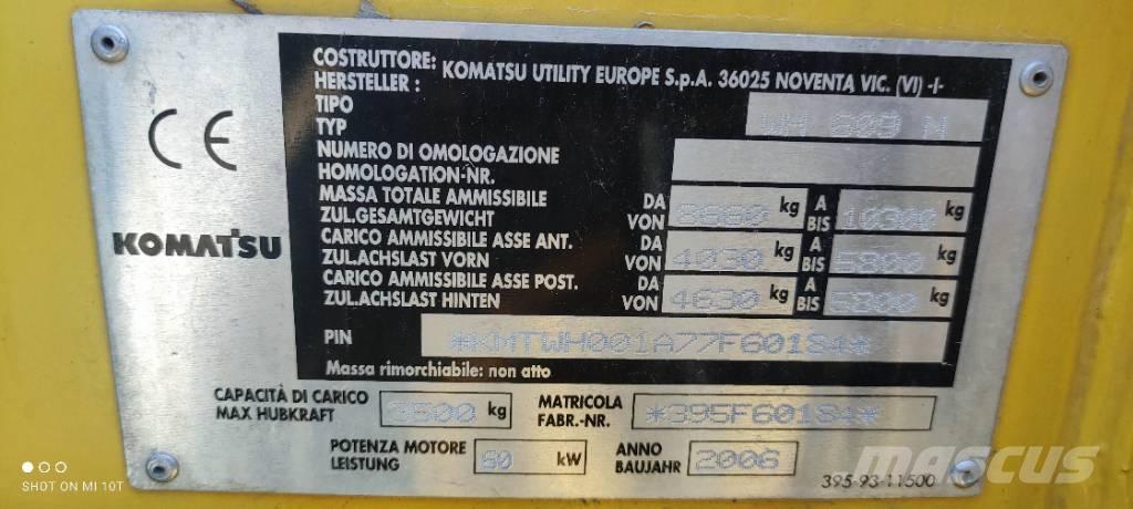 Komatsu WH 609 テレスコーピックハンドラー