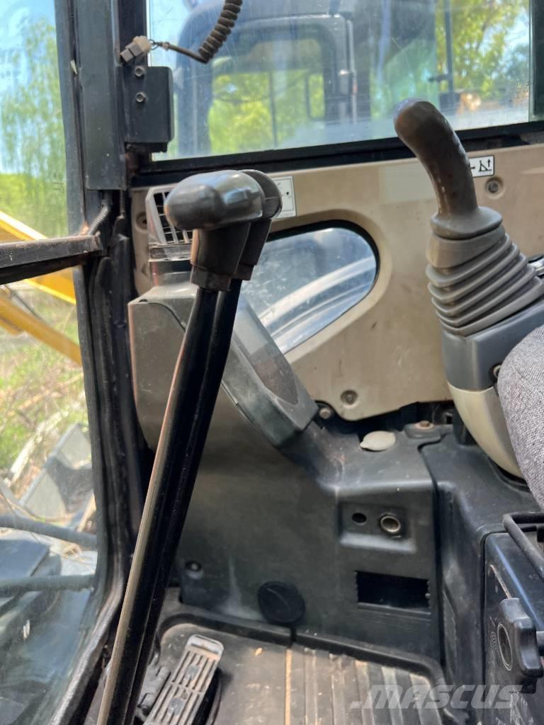 Hitachi ZX65UR ミニ油圧ショベル 7t以下（ミニユンボ・ミニディガー）