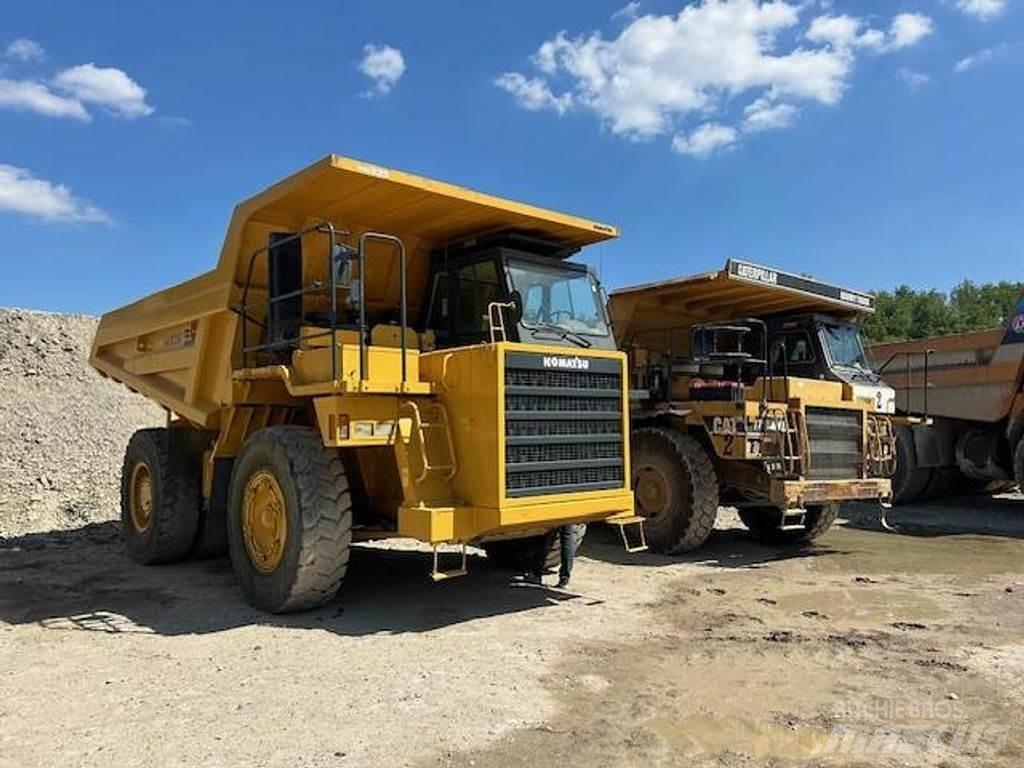 Komatsu HD325-6KE サイト　ダンプ