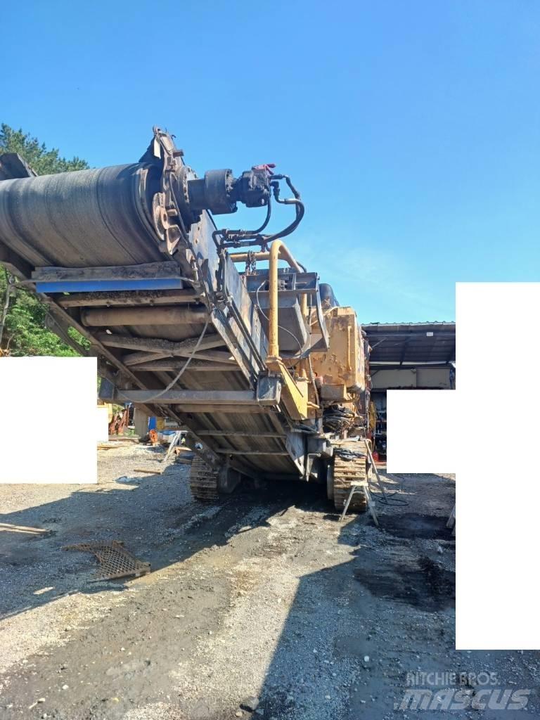 Komatsu BR 550 JG-1 クラッシャー固定式