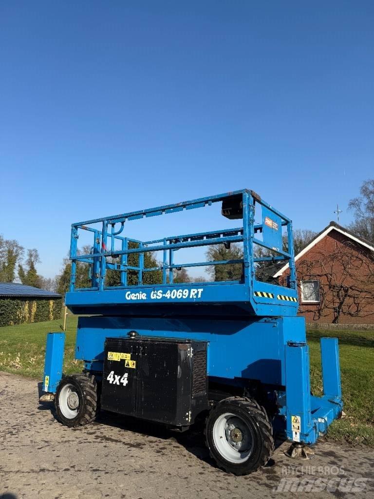 Genie GS 4069 RT シザースリフト