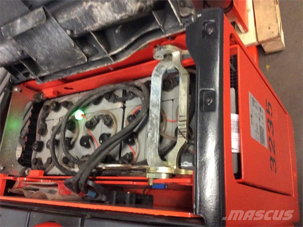 Linde T20AP 自走式スタッカー