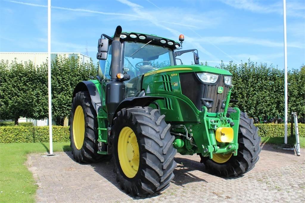 John Deere 6215R トラクター