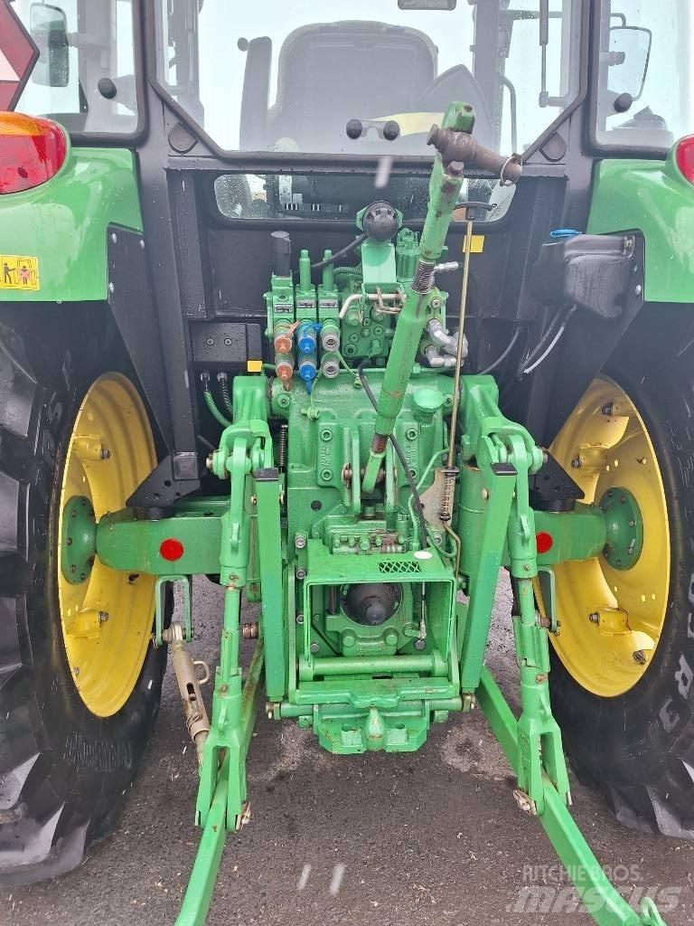 John Deere 5100 R トラクター