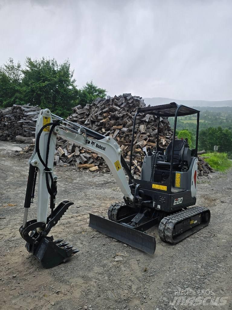 Bobcat E 20 ミニ油圧ショベル 7t以下（ミニユンボ・ミニディガー）