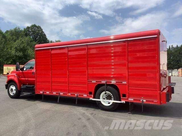 Ford F650 飲料運送車両