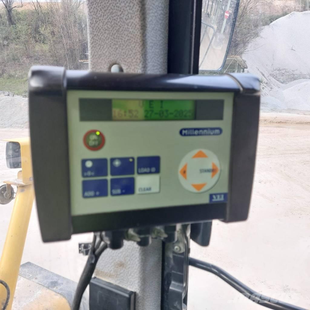 Komatsu WA 600-3 ホイールローダー・タイヤショベル