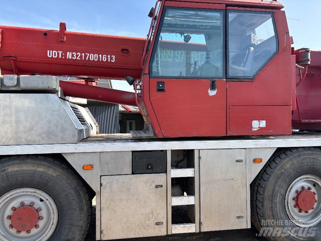 Liebherr LTM 1030 オールテレーンクレーン