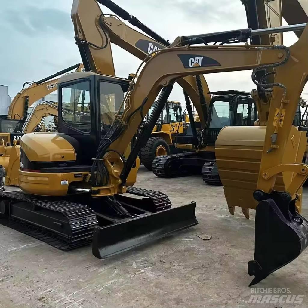 CAT 304 CR ミニ油圧ショベル 7t以下（ミニユンボ・ミニディガー）