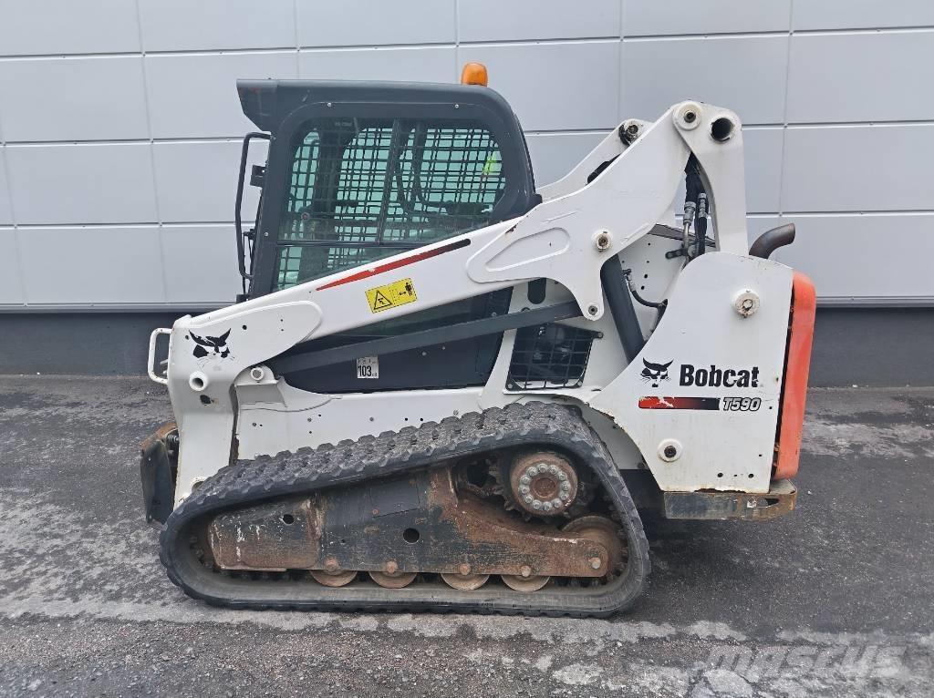 Bobcat T 590 スキッドステアローダー