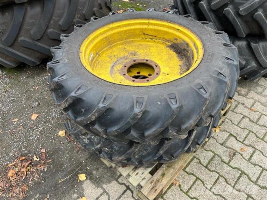 BKT 12.4-32 タイヤ、ホイル、リム