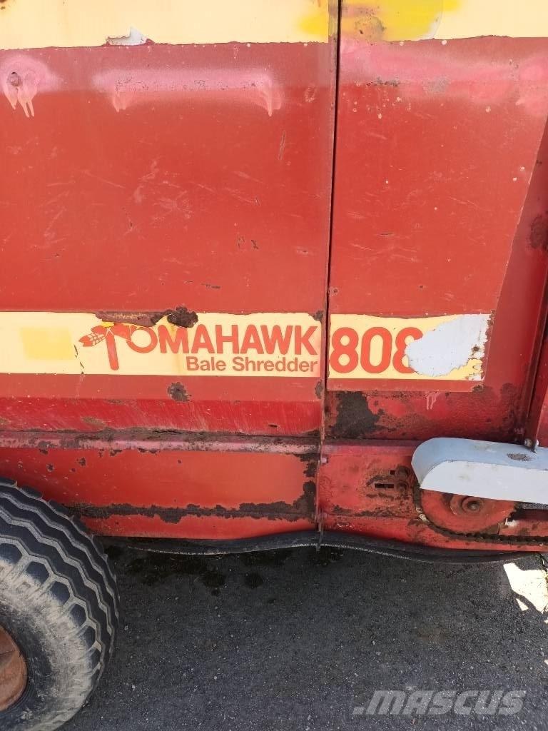 Tomahawk 808 ベールシュレッダー、カッター、アンローラー