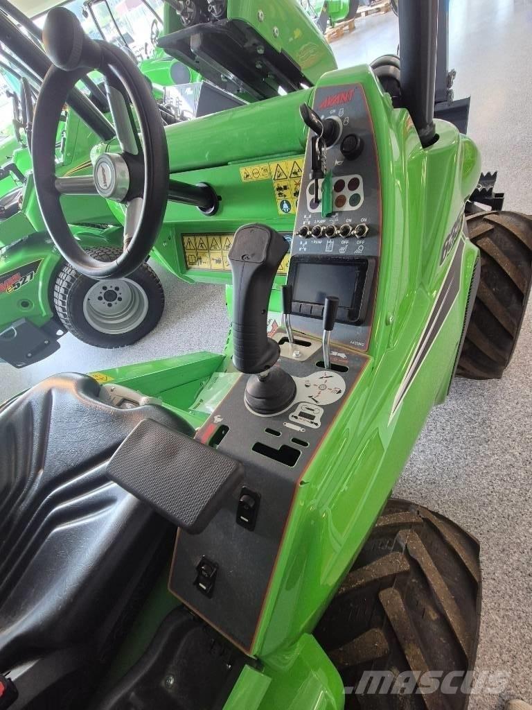 Avant 635 スキッドステアローダー