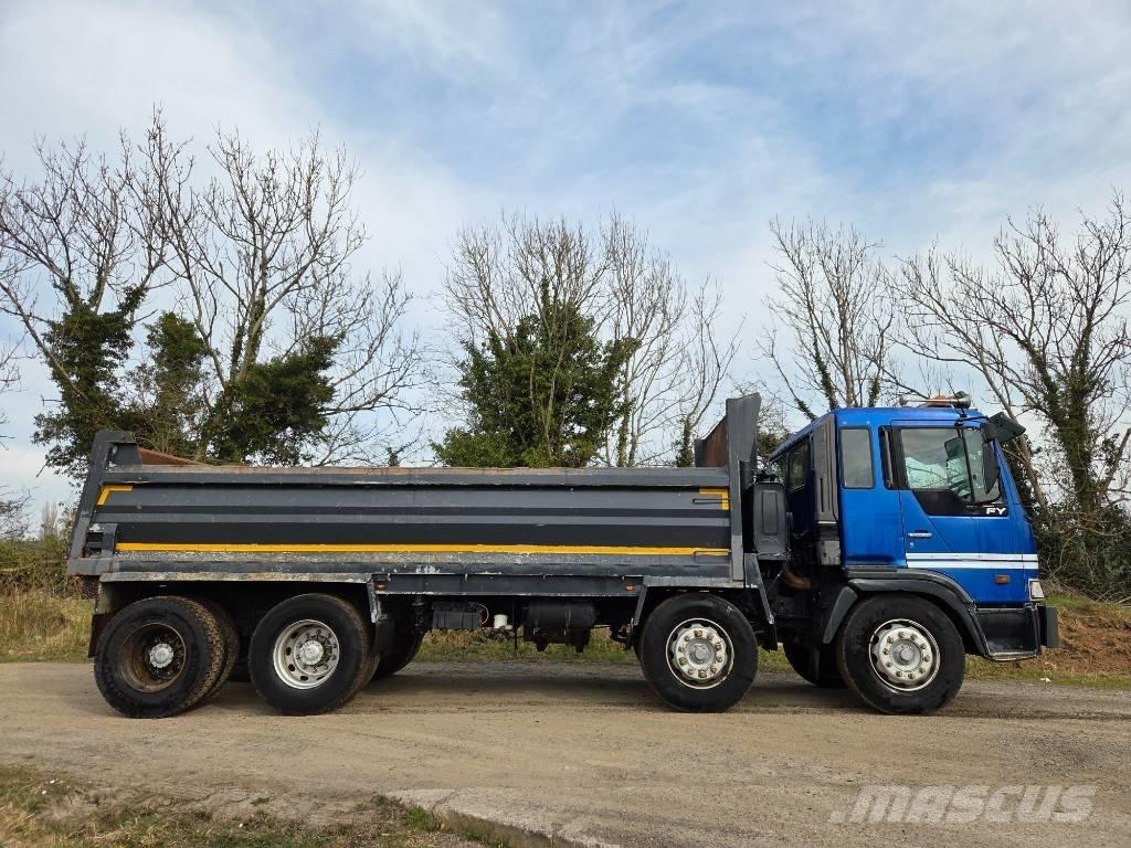 Hino 700 FY ダンプ