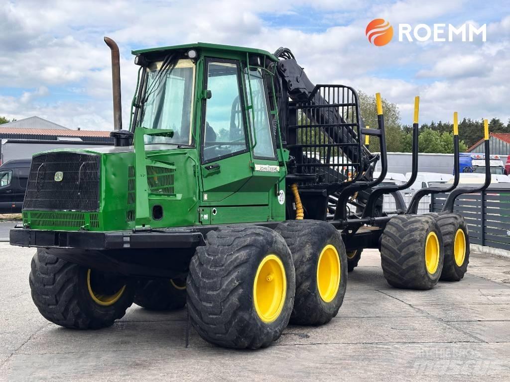 John Deere 1110 D フォワーダー