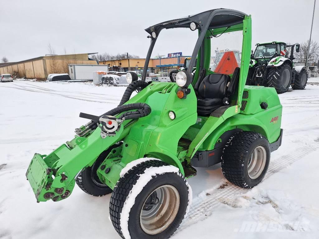 Avant 745 多目的ローダー