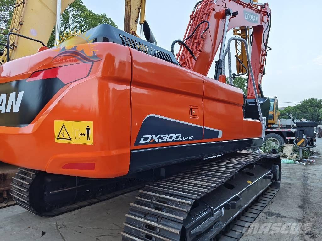 Doosan DX 300 LC 大型油圧ショベル12t以上（パワーショベル・ユンボ）