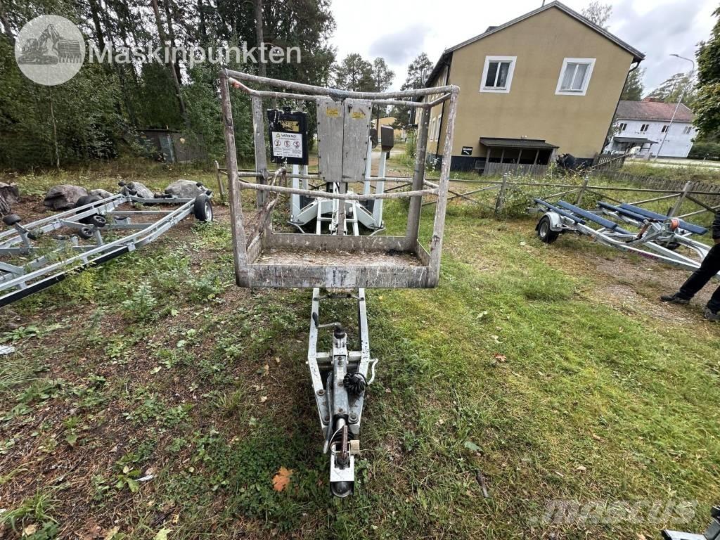 Dino 180 T 高所作業台付トレーラー