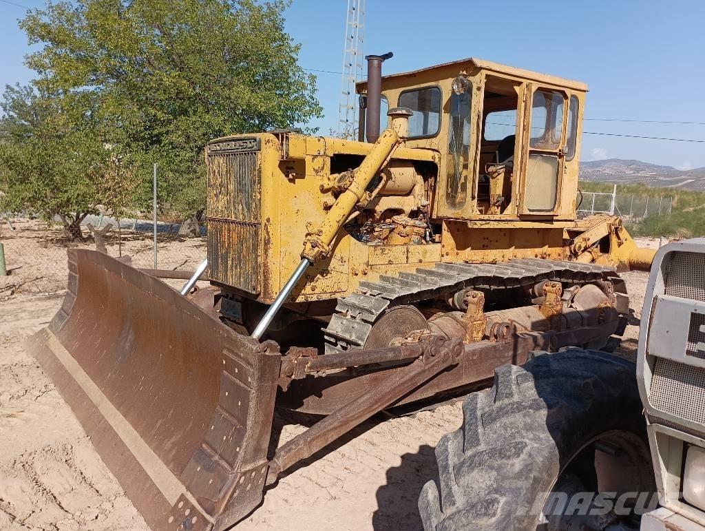 Komatsu D 85 A-12 ブルドーザー