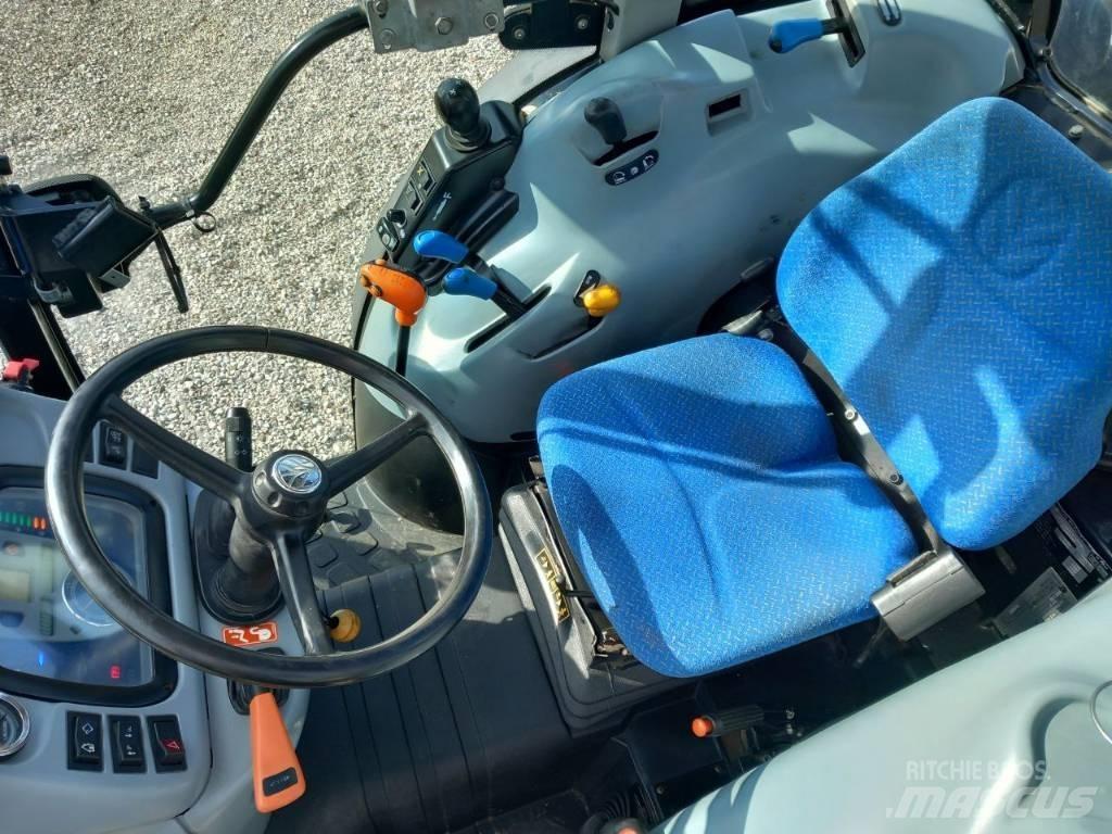 New Holland T 4.105 トラクター