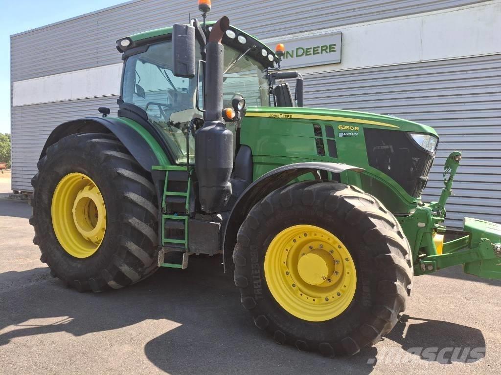 John Deere 6250R トラクター