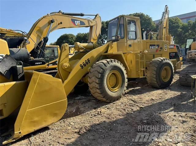 CAT 966 F ホイールローダー・タイヤショベル