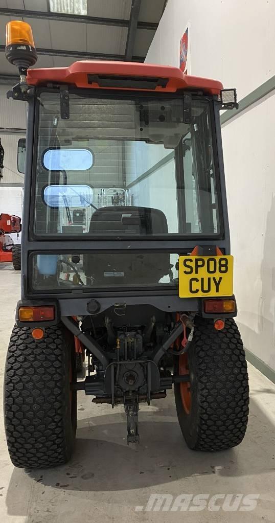 Kubota B2530 コンパクトトラクター