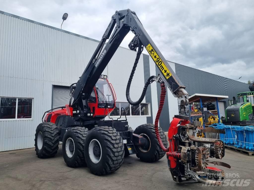 Komatsu 951 ハーベスター