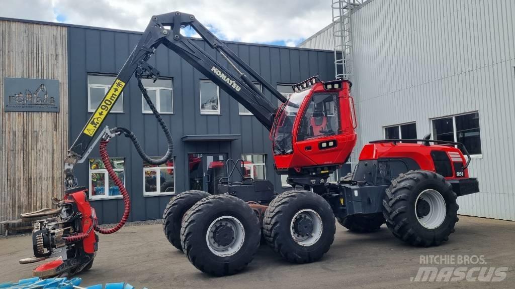 Komatsu 951 ハーベスター
