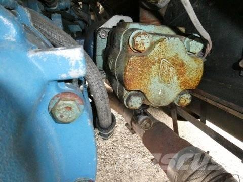  INTERNATONAL 4900 キャブ付きシャーシ