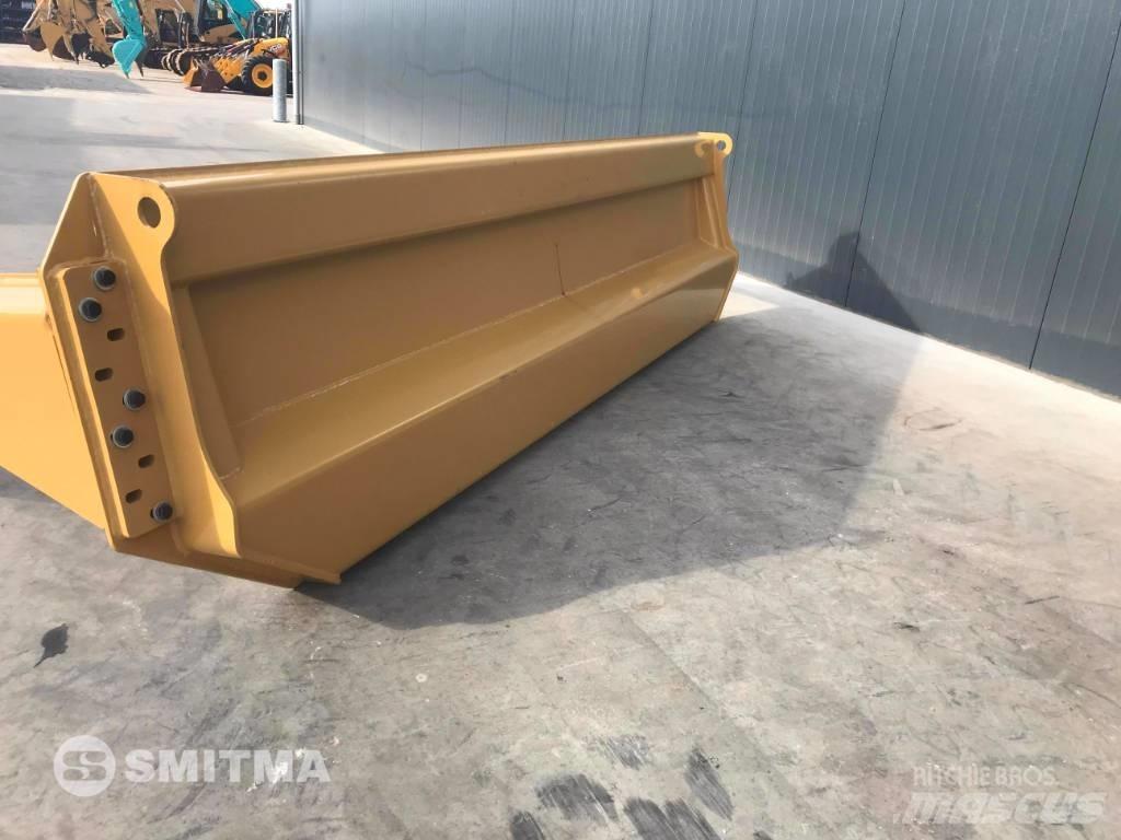 CAT 740 テールゲート