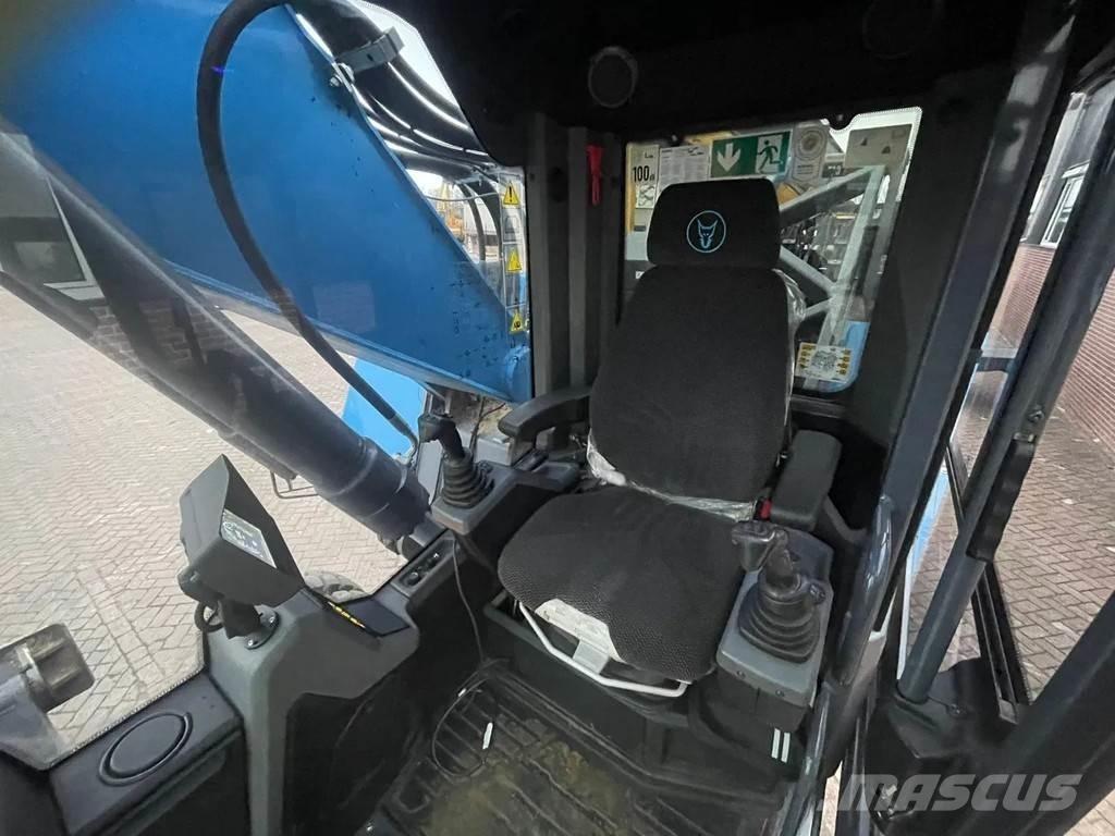 Fuchs MHL335 廃棄物／工業産廃処理機