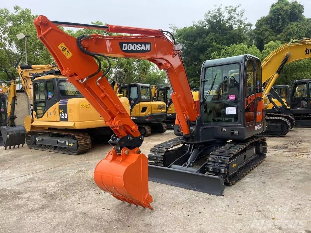 Doosan DH 60-7 ミニ油圧ショベル 7t以下（ミニユンボ・ミニディガー）