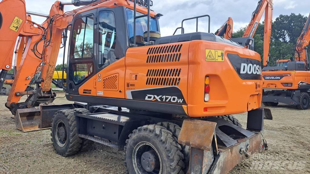 Doosan DX 170 W ホイール式油圧ショベル（パワーショベル・ユンボ・バックホー）
