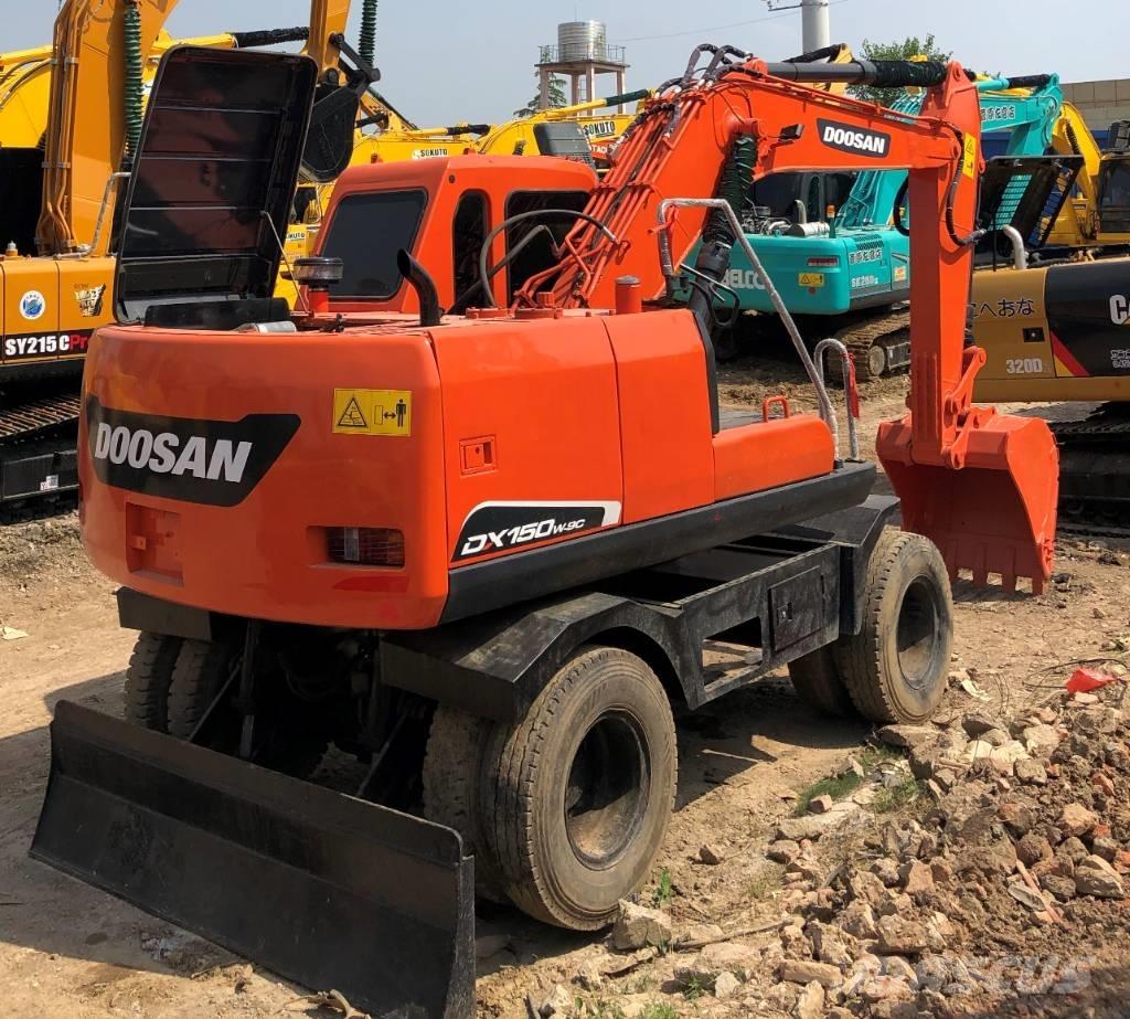 Doosan DX150W ホイール式油圧ショベル（パワーショベル・ユンボ・バックホー）