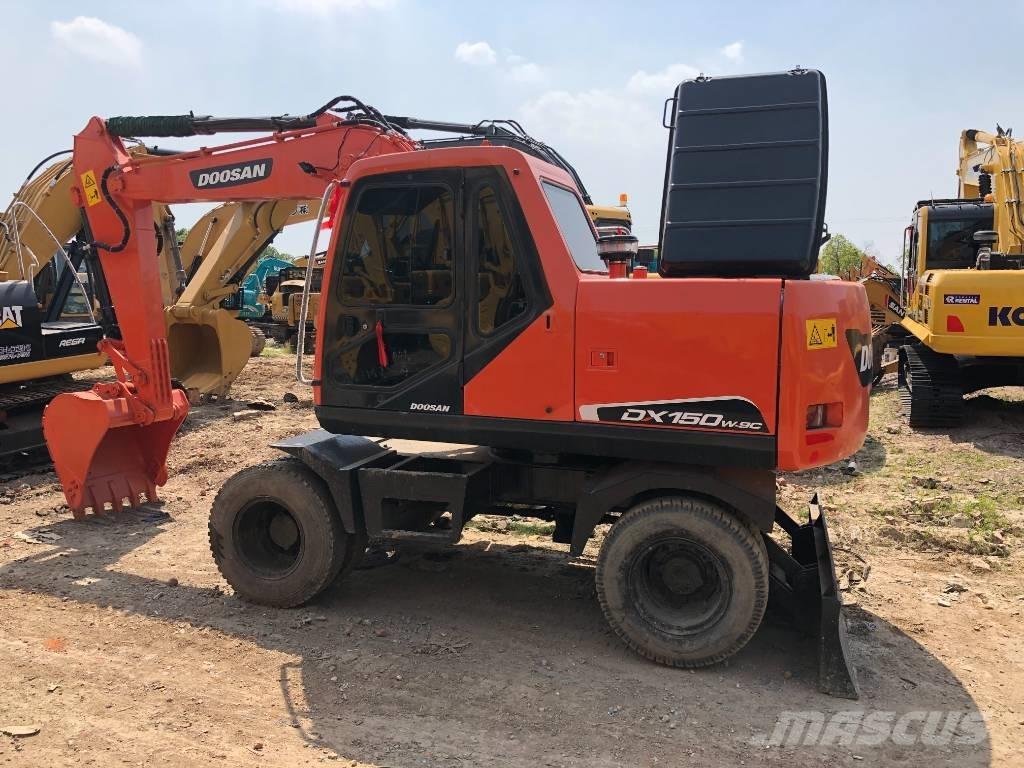 Doosan DX150W ホイール式油圧ショベル（パワーショベル・ユンボ・バックホー）