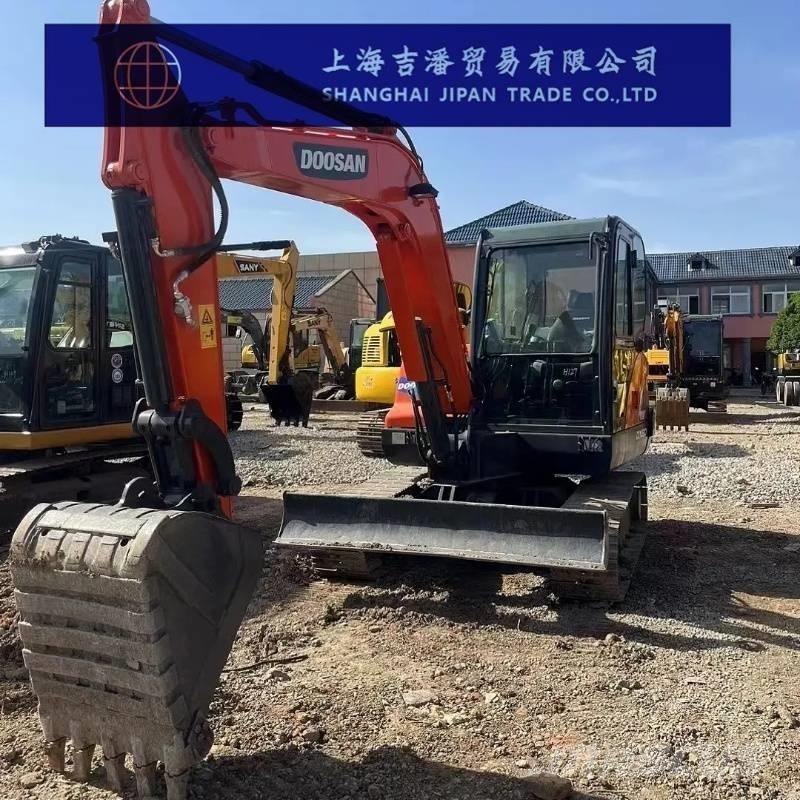Doosan DX 60 ミニ油圧ショベル 7t以下（ミニユンボ・ミニディガー）