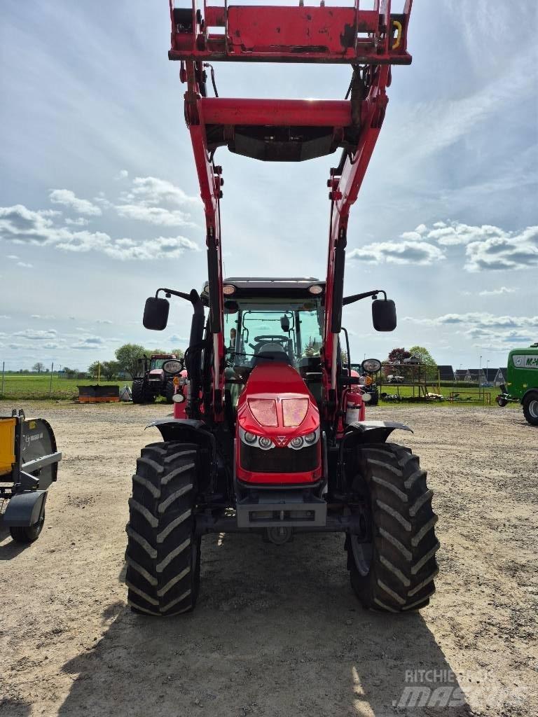 Massey Ferguson 5713 トラクター